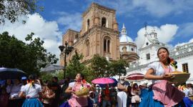 La EMOV anunció cierres viales de 07:00 a 15:30 este jueves 29 de octubre por el desfile estudiantil en Cuenca.
