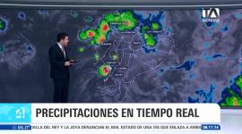 El monitoreo meteorológico prevé para hoy en Guayaquil cielos parcialmente nublados con temperaturas de hasta 32 °C y niveles de radiación ultravioleta muy alta durante la mañana, mientras que hacia la tarde y noche se pronostican lluvias y tormentas eléctricas. En la provincia del Guayas se identifican nubes cargadas de humedad, especialmente hacia el sur, escenario que se replica en Manabí, Santa Elena, Los Ríos y la zona de conexión entre el norte manabita y Esmeraldas. En contraste, la región Sierra presenta baja probabilidad de precipitaciones con cielos despejados, salvo en Carchi e Imbabura. Por su parte, en la Amazonía se registra abundante nubosidad sobre Orellana, Napo y Sucumbíos, lo que incrementa las probabilidades de precipitaciones en la zona oriental.