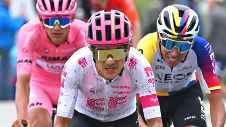 Richard Carapaz ocupa la cuarta posición de la clasificación general del Giro de Italia. Esta semana intentará nuevos ataques hacia la cima.