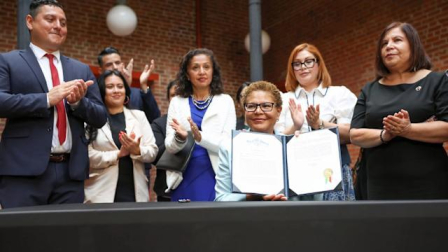 La jueza Maame Frimpong emitió su dictamen a favor de los migrantes el viernes 11 de julio del 2025.