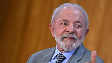El presidente de Brasil, Luiz Inácio Lula da Silva, participa en una reunión este lunes, en el Palacio del Planalto, en Brasilia (Brasil).