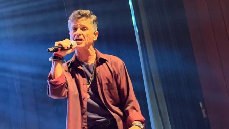 Ricardo Williams cantó y envió mensajes para la conciencia de  los televidentes sobre el mundo que vivimos. También recordó al Ángel de Piedra.