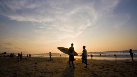 La playa es uno de los destinos más escogidos por los ecuatorianos en los días de feriado.