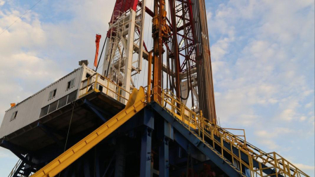 Petroecuador anunció que renegoció ocho contratos petroleros.