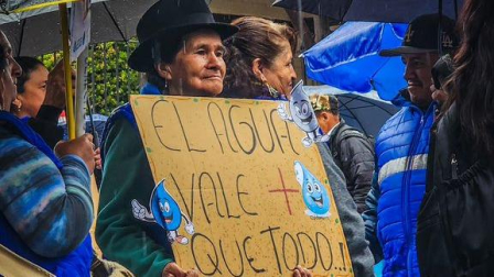 Marcha por el Agua congrega a miles de ciudadanos en Cuenca