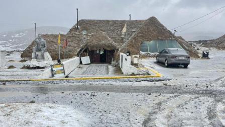 Una inusual nevada se registró en el sector El Arenal, en Chimborazo, este sábado 20 de septiembre del 2025.