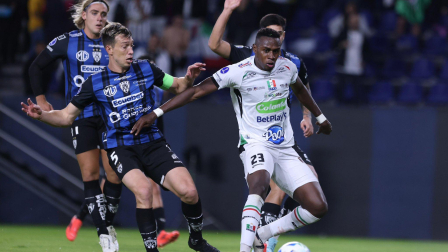 Richard Schunke (izquierda) de Independiente del Valle, liderará la defensa ante el Once Caldas, en el partido de vuelta de los cuartos de final de la Copa Sudamericana.