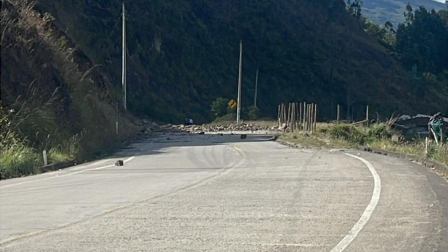 Cierres y bloqueos persisten en cuatro provincias de Ecuador