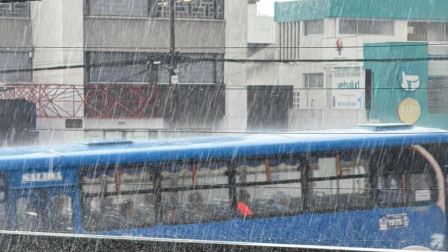 Fuertes lluvias se registraron en Quito la tarde de este jueves 23 de octubre.