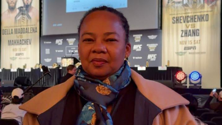 Katty Hurtado, mamá de Michael en la conferencia de prensa del UFC 322