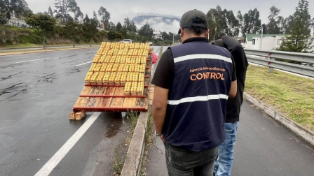 AMC intensifica controles de ventas ambulantes en vías rápidas de Quito