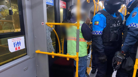 Un hombre rompió un video de las nuevas unidades del Trolebús