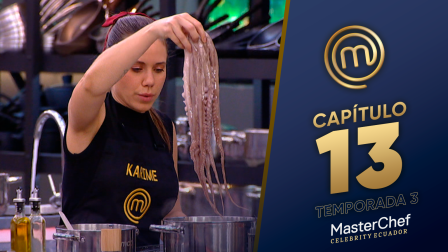 Karime cocinando pulpo en el reto de eliminación del 8 de diciembre del 2025.