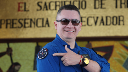 El ecuatoriano Juan Fernando Salinas viajará al espacio en 2026.