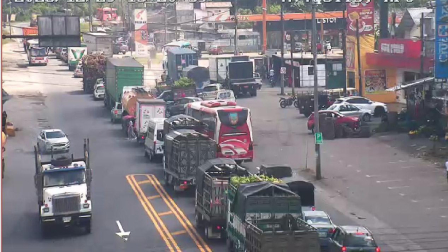 Por un siniestro de tránsito se registró tráfico en la vía Alóag - Santo Domingo