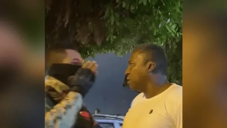 El asambleísta Roberto Cuero protagonizó un altercado con militares en Guayaquil.