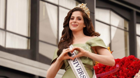 Fátima Bosch, la actual Miss Universo, participó del desfile de las Flores y las Frutas en Ambato
