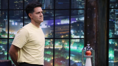 Carlos Luis Andrade mordió la manzana y aseguró dos ciclos en MasterChef Celebrity Ecuador.