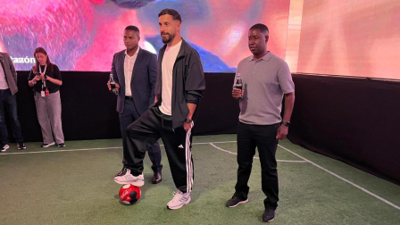 Hernán Galíndez junto a Antonio Valencia y Edison Mendez