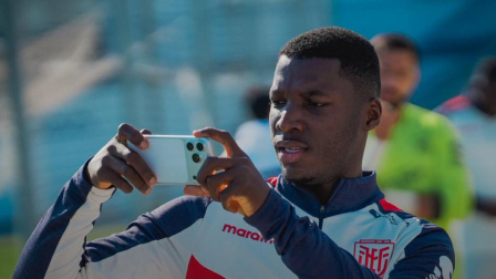 Moisés Caicedo en un entrenamiento con la Selección de Ecuador.