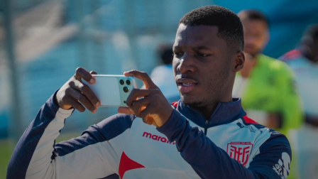 Moisés Caicedo en un entrenamiento con la Selección de Ecuador.