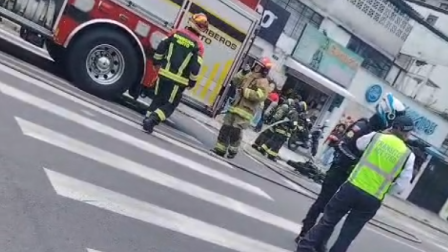 Un hombre fue golpeado señalado por el robo de celulares en el norte de Quito.