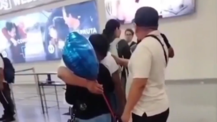 Ocho de 16 pescadores rescatados en altamar en El Salvador llegaron a Ecuador.