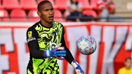 El golero Omar Carabalí es ecuatoriano y juega en Chile