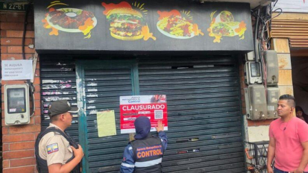 Local de comida rápida, cuyo espacio posterior funcionaba como restaurante.