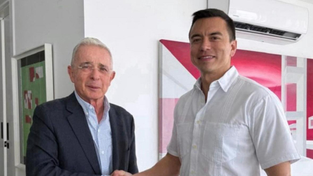 Petro condena la presunta alianza Noboa-Uribe.