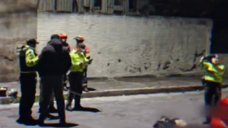 Un hombre fue abatido por un Policía tras intentar robarle su vehículo.