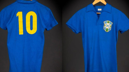 Camiseta que usó Pelé en la final del Mundial de Suecia 1958.