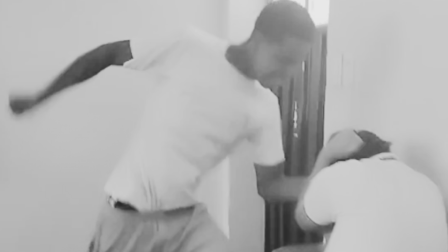 Un video de un estudiante captado golpeando a otro fue difundido en redes sociales.