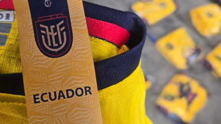 Autoridades decomisaron camisetas de La Tri en Alóag.