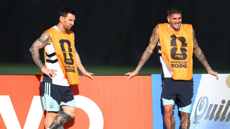 Entrenamiento de Argentina - Centro de entrenamiento del Sporting KC, Kansas City, Kansas, EE. UU. - 10 de julio de 2026. Lionel Messi y Rodrigo De Paul, de Argentina, durante el entrenamiento.