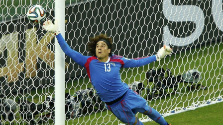 Memo Ochoa cierra su carrera tras seis participaciones en Mundiales.