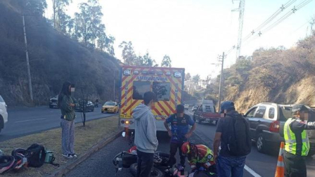 Un motociclista herido en un choque en la av. Simón Bolívar.