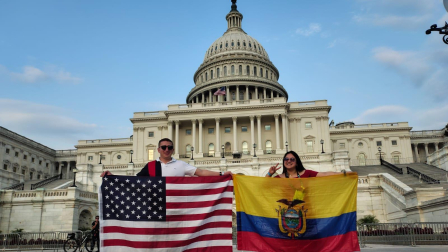 Los docentes Edwin Muñoz y Maritza Paredes visitaron el Capitolio en Washington DC, antes de empezar a trabajar en su nueva institución educativa en EE.UU.