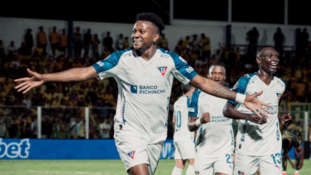 El festejo de Michael Estrada tras el empate de Liga de Quito ante Mirassol.