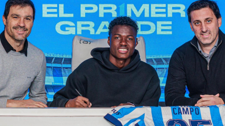 El ecuatoriano Alberto Campo firmó su primer contrato con Racing Club de Argentina.