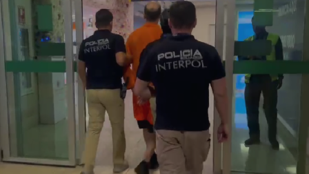 Policía extraditó a ciudadano estadounidense requerido por delitos relacionados con pornografía infantil.
