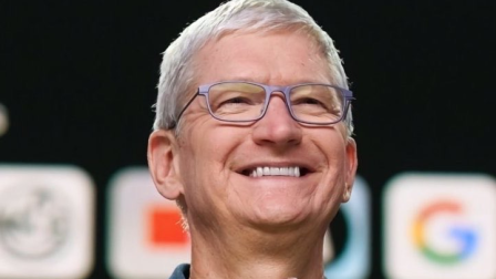 Tim Cook cede el testigo a John Ternus tras 15 años de liderazgo
