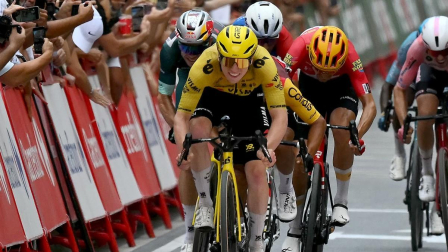 El ciclista británico del equipo Visma-Lease a Bike, Matthew Brennan, compite antes de ganar la 11.ª etapa de la Vuelta a España 2026 —una carrera de 151,3 km entre Cartagena y Lorca— el 2 de septiembre de 2026.