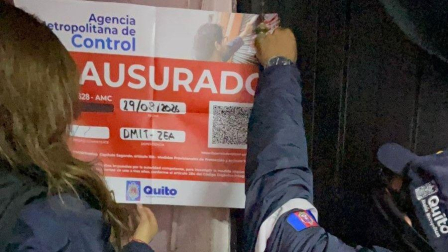 El Municipio de Quito clausuró un establecimiento en Solanda que se promocionaba en redes sociales como bar swinger y funcionaba sin los permisos correspondientes.