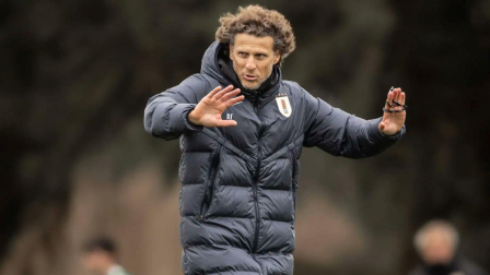 El entrenador Diego Forlán presentósu primer entrenad