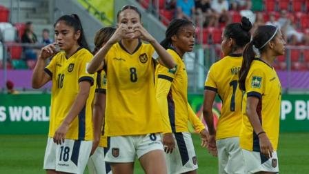 Festejo de Fiorella Pico, tras anotar el segundo gol para Ecuador ante Francia.