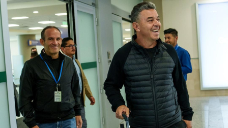 Marcelo Gallardo llegó al aeropuerto Mariscal Sucre, en Quito.
