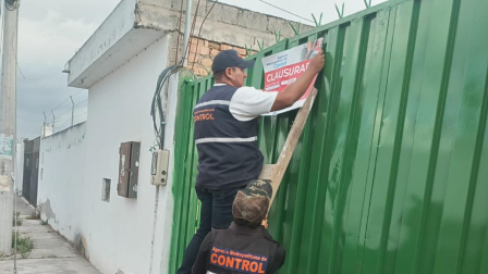 Un parque acuático en Calderón, en el norte de Quito, fue claudurado por personal de la Agencia Metropolitana de Control.