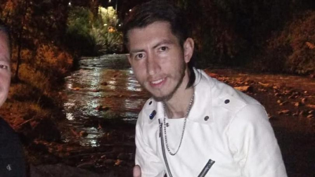 Fabricio Rodríguez continúa trabajando como albañil mientras destina parte de sus ingresos al desarrollo y las pruebas de Iluminate.