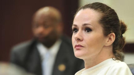 Christa Pike en un juzgado a la espera de un dictamen oficial.